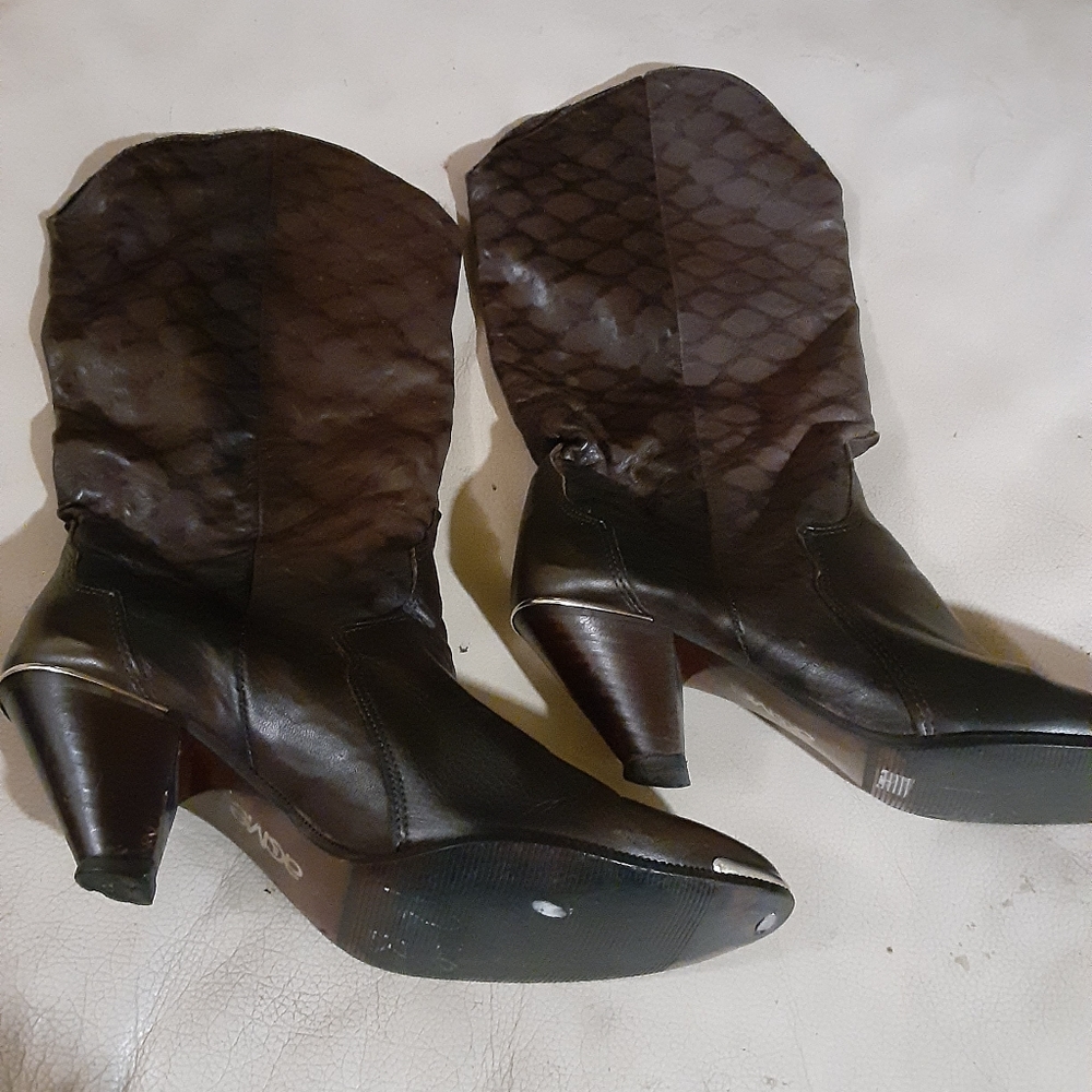 Riding boots